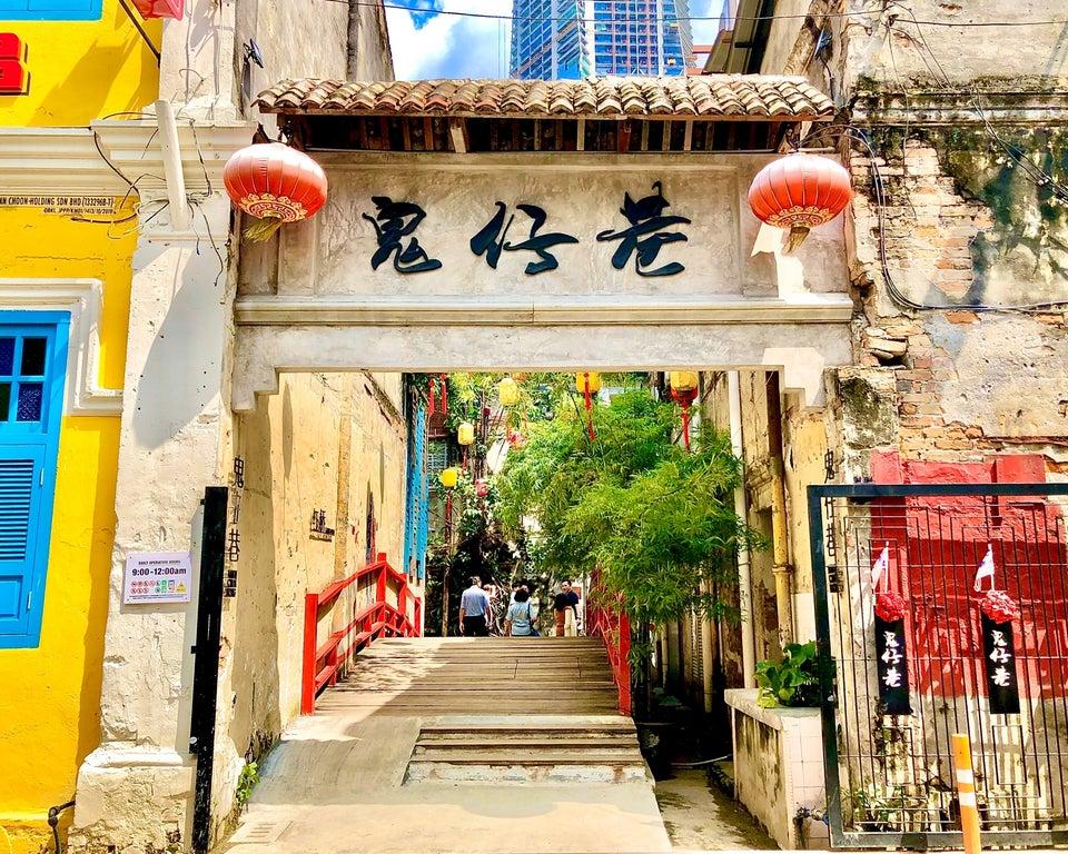 Murals in the Kwai Chai Hong heritage lane